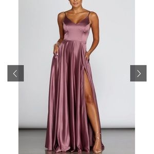 Such a pretty elegant dress